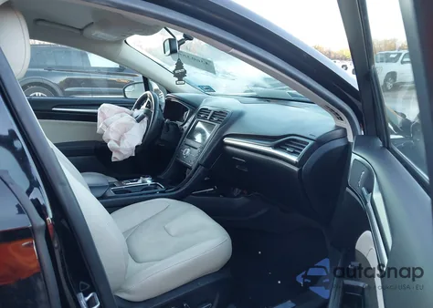 2018 Ford Fusion Titanium z USA, uszkodzony, nr VIN 3FA6P0D96JR168389